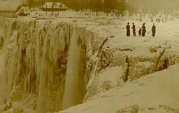 Замерзший Ниагарский водопад. 1911 год. ФОТО