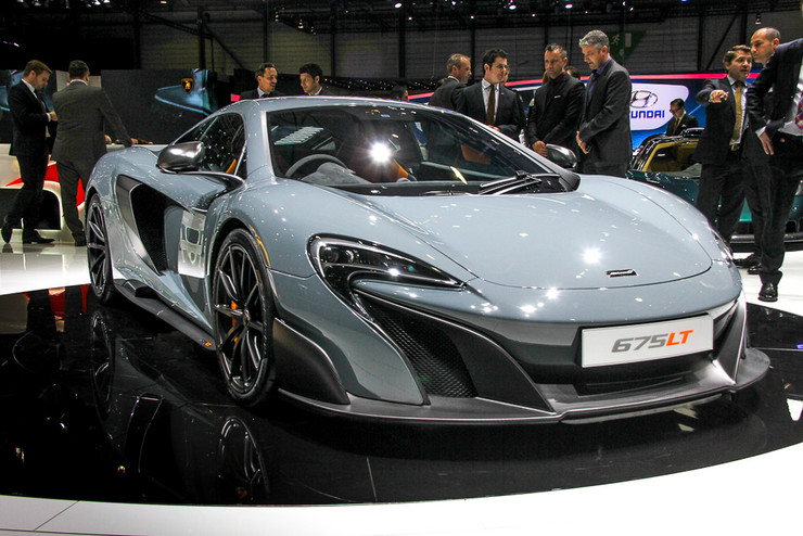 McLaren представил специальный «длиннохвостый» суперкар