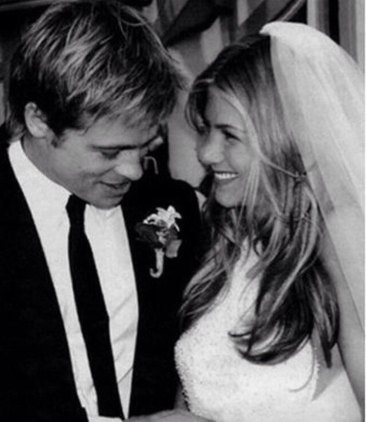Свадебное фото Брэда Питта и Дженнифер Энистон. Малибу, 2000 г. 