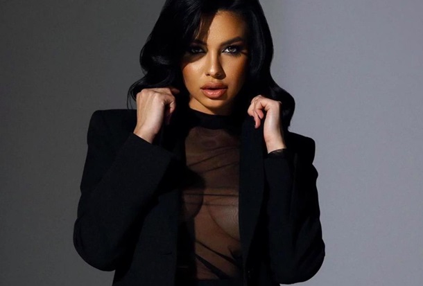 Помощницу замминистра осудили за открытое платье (ФОТО) Помощницу замминистра осудили за открытое платье (ФОТО)