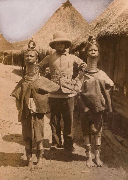 Женщины из племени Падаунг, Бирма, 1913 г. ФОТО