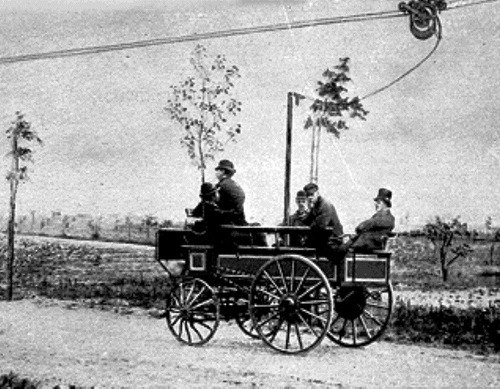 Первый в мире троллейбус. 1882 г. ФОТО