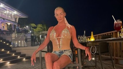 Волочкова устроила скандал в самолете из-за защитной маски