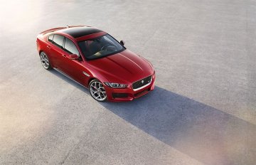 До Украины добрался Jaguar XE