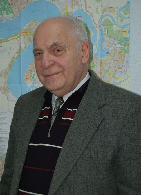 Илья Стариков