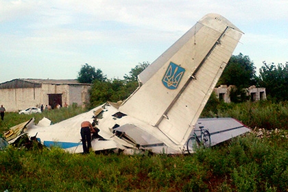 Экипаж сбитого украинского Ан-26 попал в плен к боевикам