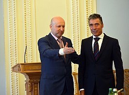 НАТО прекращает сотрудничество с Россией НАТО прекращает сотрудничество с Россией