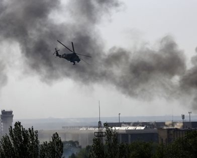 В Донецке продолжаются бои за местный аэропорт