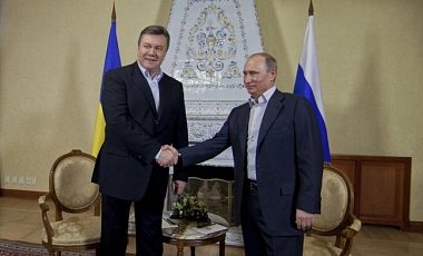 Путин предоставил российское гражданство Януковичу и Азарову, - МВД