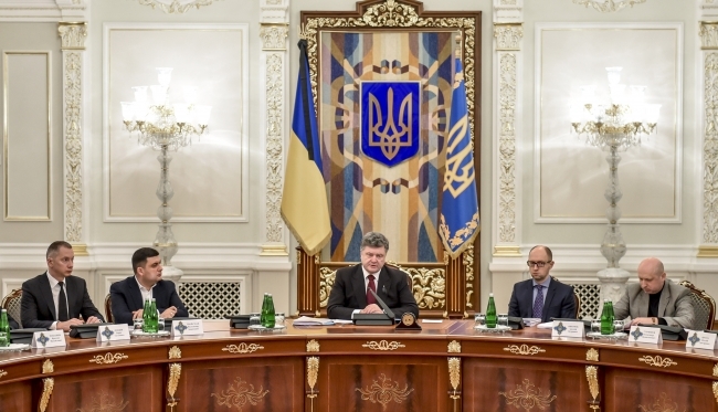 СНБО решил создать военно-гражданские администрации на Донбассе
