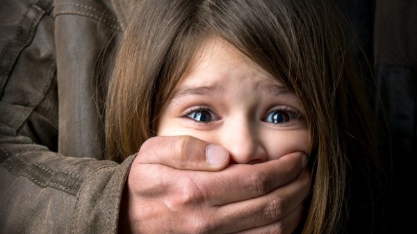 В попытке изнасилования 8-летней девочки подозревают ее брата
