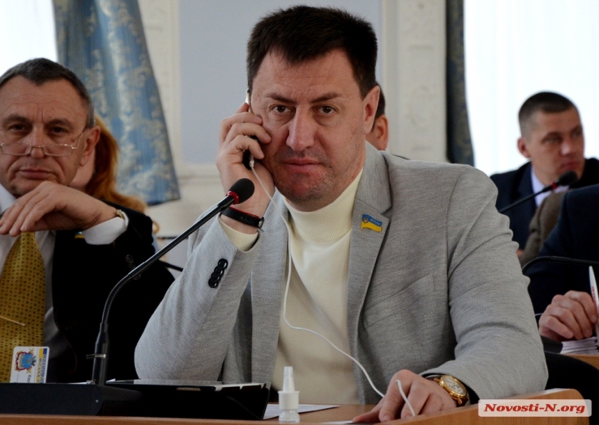 Депутату горсовета Ентину вручили протокол о коррупции 