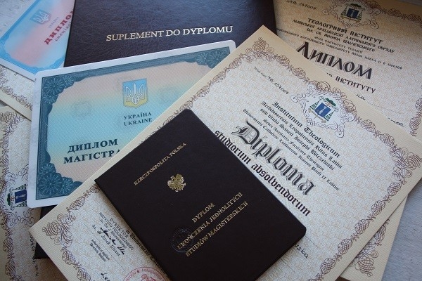 Где и как признают украинские дипломы в мире