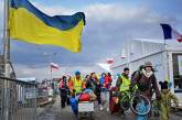 Кем работают в Европе украинские беженцы и сколько зарабатывают