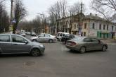 На перекрестке в центре Николаева не разминулись две легковушки