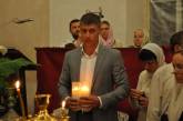Народный депутат Артем Ильюк передал Благодатный огонь церквям в Ленинском и Корабельном районах