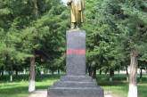 В Одесской области реставраторы памятника Ленину сделали две ошибки в его имени. ФОТО