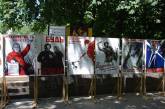 Николаевцам напомнили о войне плакатами того времени