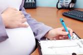 В Украине женщин начали "выживать" с работы из-за нового "налога на беременность"