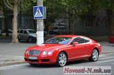 Инспекторы ГАИ оштрафовали хозяина Bentley, припарковавшего авто на пешеходном переходе