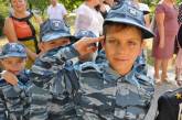 Главный милиционер Николаевщины поздравил учеников подшефного учебного заведения