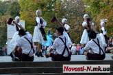 В Каштановом сквере показали Николаев столетней давности: газетчики, пивная полька и девушки в панталонах