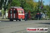 В Николаеве возле школы рухнуло дерево