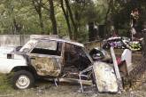 В Николаеве автомобиль врезался в забор кладбища и загорелся, водитель пропал