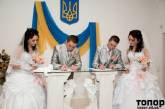 В Одесской области братья-близнецы женились на сестрах-близняшках. ФОТО