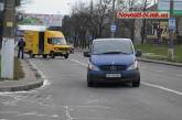 В Николаеве возле моста столкнулись два «Мерседеса»