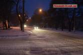 На улицы Николаева вышла снегоуборочная техника
