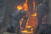 После столкновений на Грушевского пришлось тушить загоревшихся правоохранителей: 80 человек в больнице. ВИДЕО