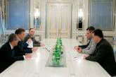 Лидеры оппозиции проводят переговоры с Януковичем
