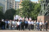 В Николаеве День Независимости прошел под БЮТовскими флагами.  Мэр «устроил» парад, но другим чиновникам это не понравилось