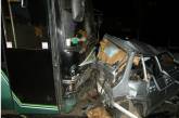 Водитель автобуса «Мерседес» протаранил «Жигули», которые влетели во впередистоящий «ГАЗ»