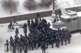 Новое видео издевательств «Беркута» над раздетым активистом «Майдана»