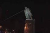 В Чернигове и Днепропетровске свалили памятники Ленину