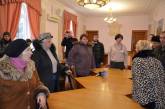 Защитники памятника Ленину в Николаеве прорвались в горисполком и требуют встречи с мэром. ВИДЕО