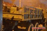 Два военных грузовика застряли на Большой Морской в Николаеве 