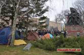 Николаевские ветераны попросили «антимайдановцев» покинуть площадь у мемориала ольшанцам