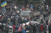 Пророссийские активисты строят баррикады возле Харьковской ОГА