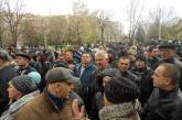 Въезды в Славянск блокированы вооруженными людьми