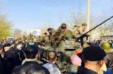 В Краматорске военную технику блокируют местные пророссийские активисты