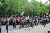 В Луганске захвачено здание прокуратуры: активисты сожгли украинский флаг. ВИДЕО