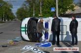 В Николаеве инкассаторский автомобиль перевернулся после столкновения с «Ниссаном»
