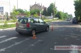 В Николаеве возле муниципального коллегиума двое детей попали под колеса автомобиля