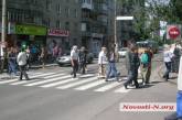 В Николаеве «Правый сектор» перекрыл главную городскую магистраль: движение в центре города практически парализовано