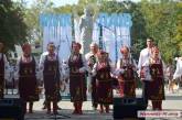 В Николаеве в рамках празднования Дня города сыграли традиционную украинскую свадьбу