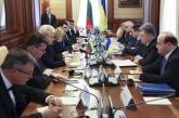 Порошенко: "Решение о вступлении Украины в НАТО будет принято на референдуме"