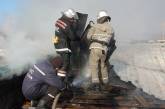 На Николаевщине загорелся магазин стройматериалов: огонь перебросился на соседний гастроном